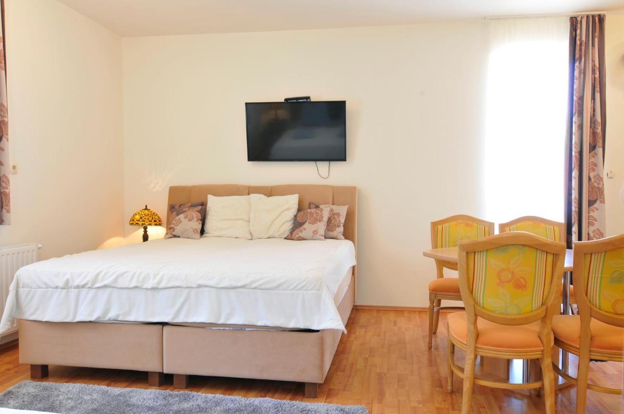 Farkas Apartman Сиофок Екстериор снимка